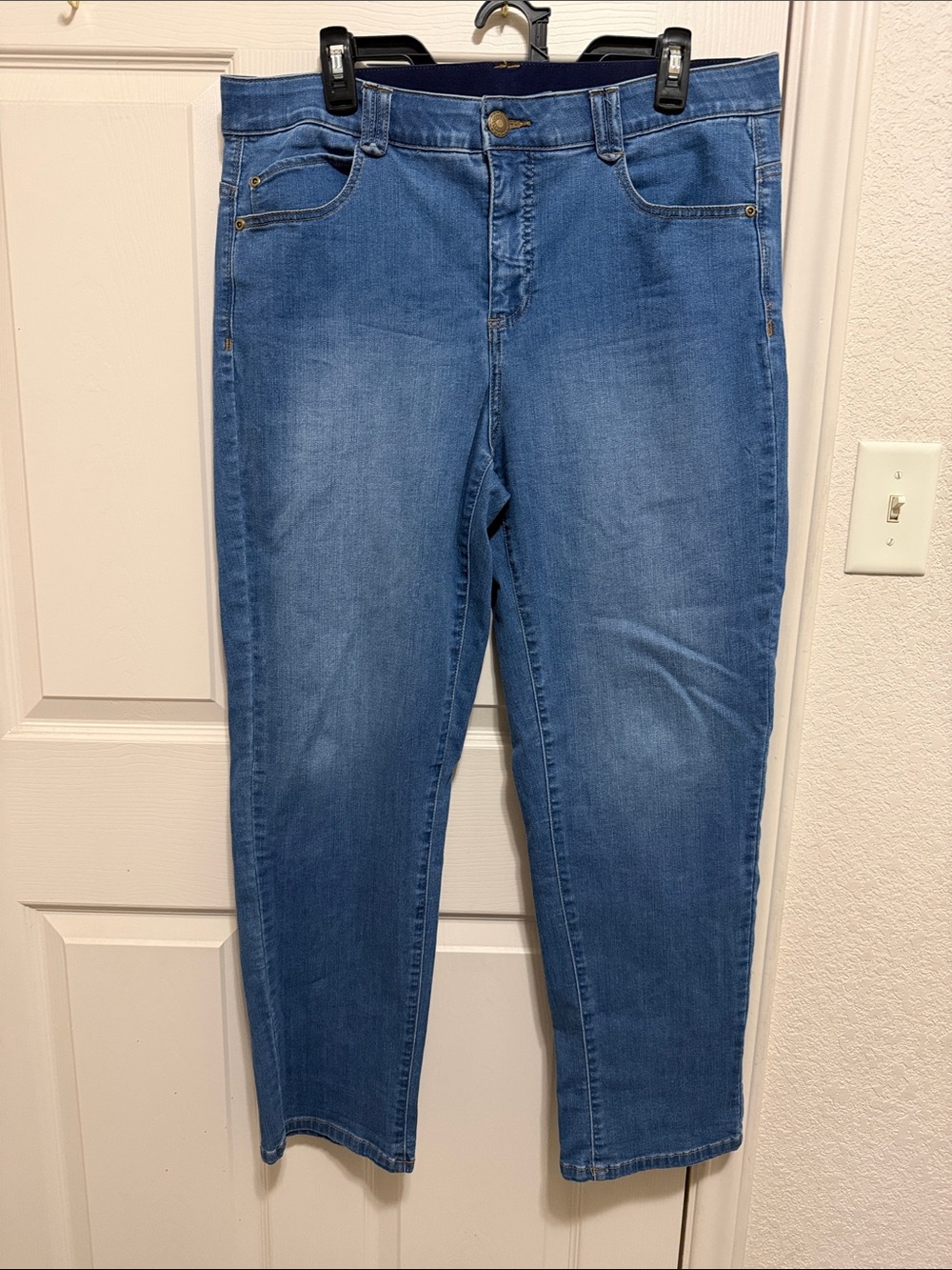 Ruby Rd. Medium Blue Cropped Women's Jeans